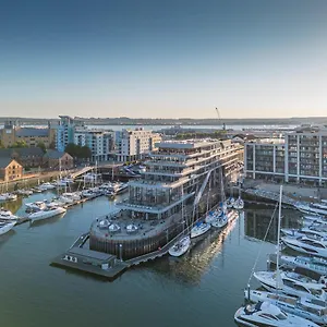 Harbour & Hotel Southampton