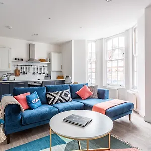 Shape Of Water - 2 Bed Apartment